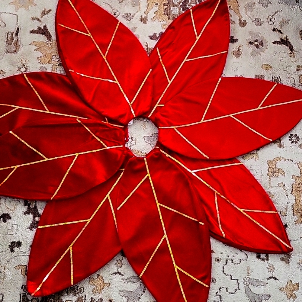 Poinsettia Tree skirt